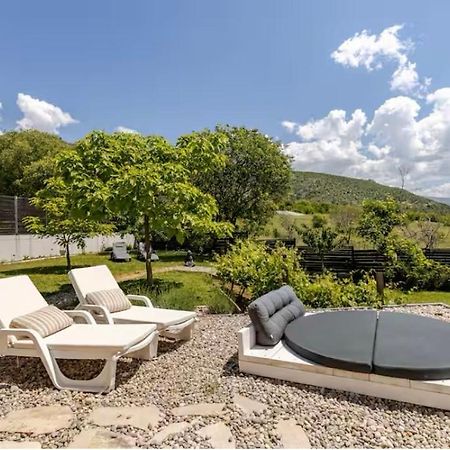 Villa Mona ,Heated Swimming Pool 모스타르 외부 사진